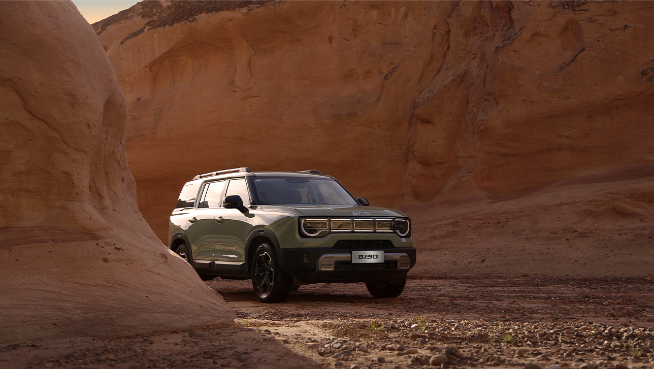 BAIC presentó su diversa gama de vehículos en el Salón Internacional del Automóvil de Jeddah. Durante una conferencia de prensa titulada “De lo salvaje a lo ecológico” (Wild to Green), BAIC compartió la filosofía de su marca y su visión de desarrollo, mientras revelaba dos modelos muy esperados: el BJ30 y el BJ60.